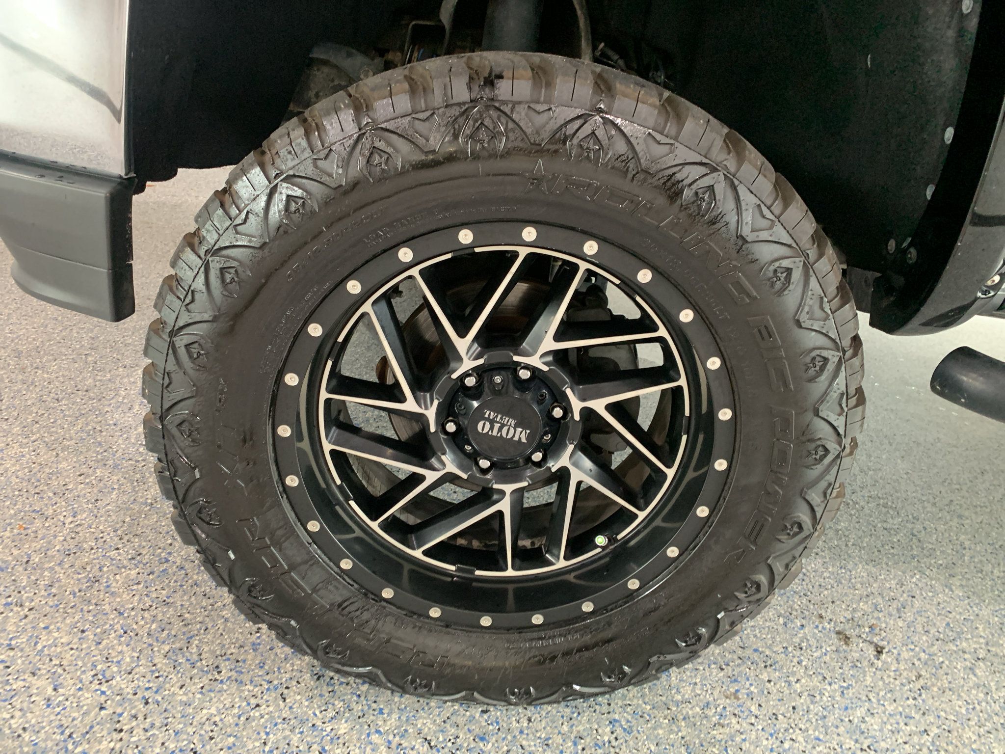 Used 2018 Chevrolet Silverado 1500 LT AWD/4WD image 28