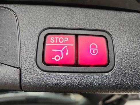 Used 2022 Mercedes-Benz GLB 250 4MATIC image 29