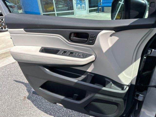 Used 2025 Honda Odyssey EX-L image 13