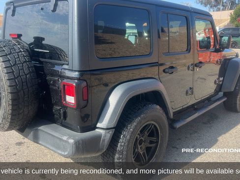 Used 2018 Jeep Wrangler Unlimited Sport S AWD/4WD image 6