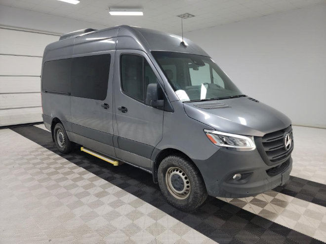 Used 2023 Mercedes-Benz Sprinter 2500 image 3