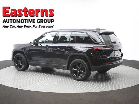Used 2023 Jeep Grand Cherokee Limited w/ Black Appearance Package AWD/4WD image 65