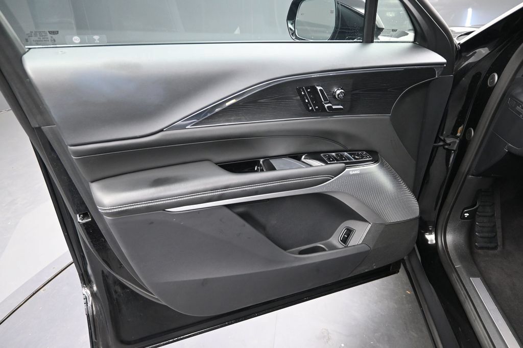 Certified 2025 Cadillac Lyriq Luxury AWD/4WD image 12