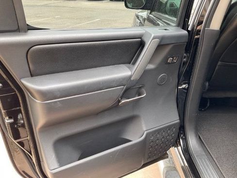 Used 2014 Nissan Titan SL w/ SL Heavy Metal Package AWD/4WD image 8