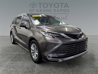 Certified 2022 Toyota Sienna Limited