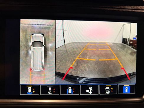 Used 2022 GMC Yukon Denali RWD image 26