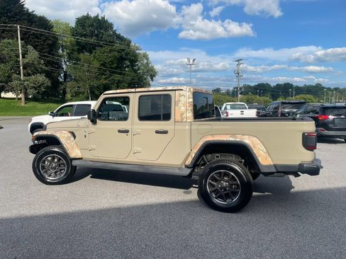 Used 2020 Jeep Gladiator Overland AWD/4WD image 17