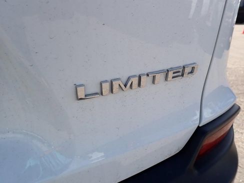 Used 2022 Jeep Cherokee Limited AWD/4WD image 4