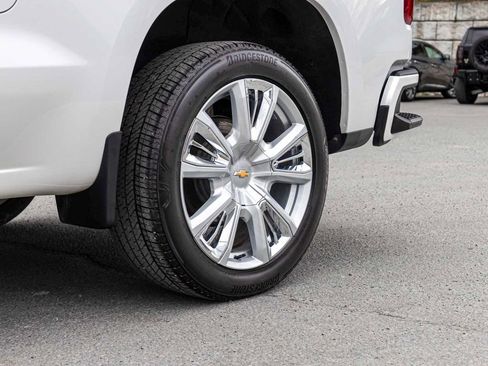 Used 2024 Chevrolet Silverado 1500 High Country w/ Technology Package image 8