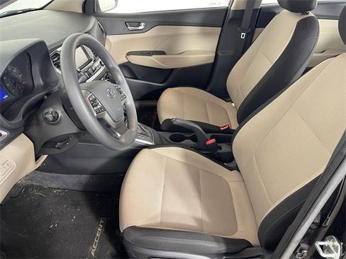 Used 2018 Hyundai Accent SE image 2