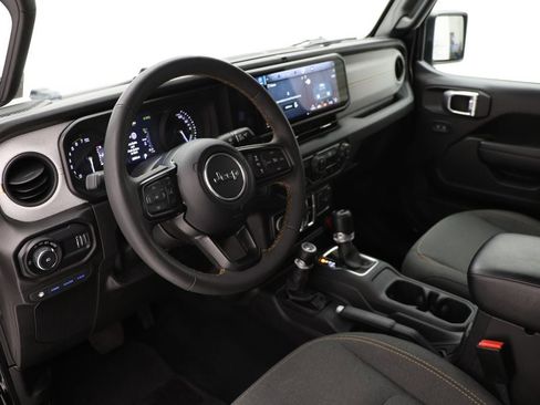 Used 2024 Jeep Wrangler Unlimited w/ Convenience Group image 14