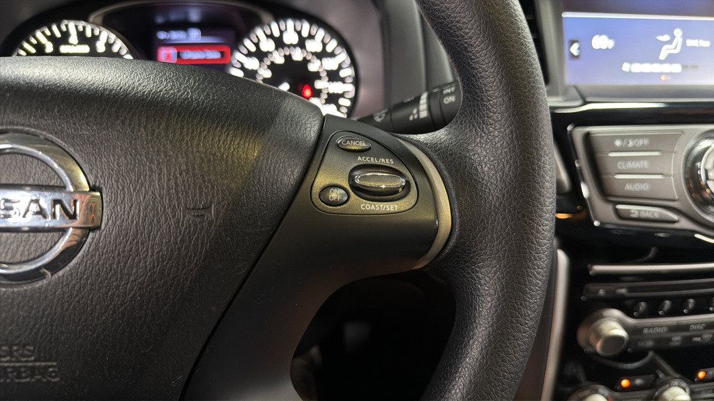 Used 2019 Nissan Pathfinder S AWD/4WD image 22