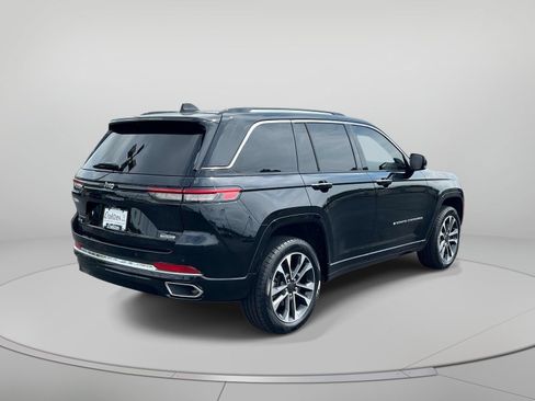 Used 2023 Jeep Grand Cherokee Overland AWD/4WD image 3