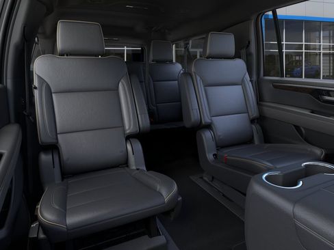 New 2025 Chevrolet Suburban Premier RWD image 17