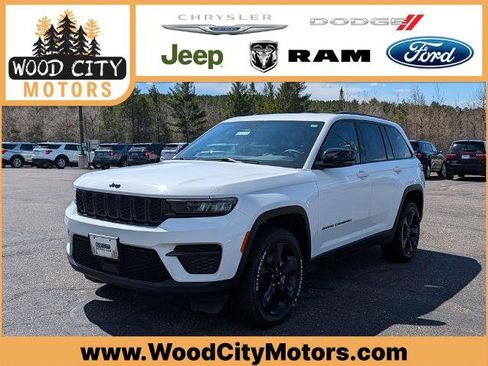Used 2023 Jeep Grand Cherokee Altitude AWD/4WD image 1