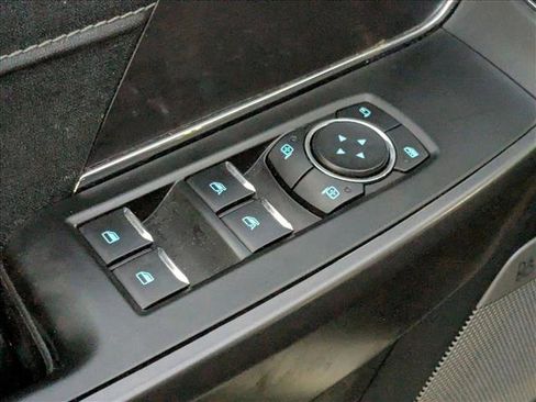 Used 2025 Ford F150 Lariat w/ Equipment Group 501A Mid image 12