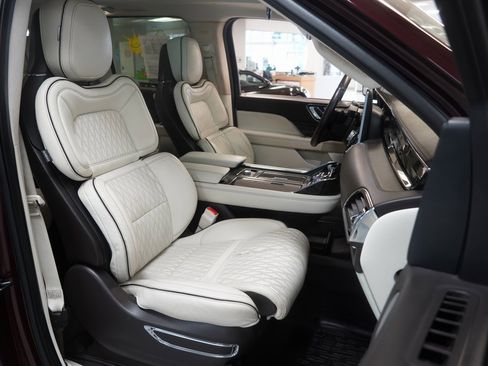 Used 2018 Lincoln Navigator Black Label image 39