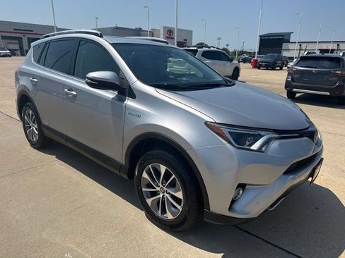 Certified 2018 Toyota RAV4 XLE w/ Convenience Package AWD/4WD image 2