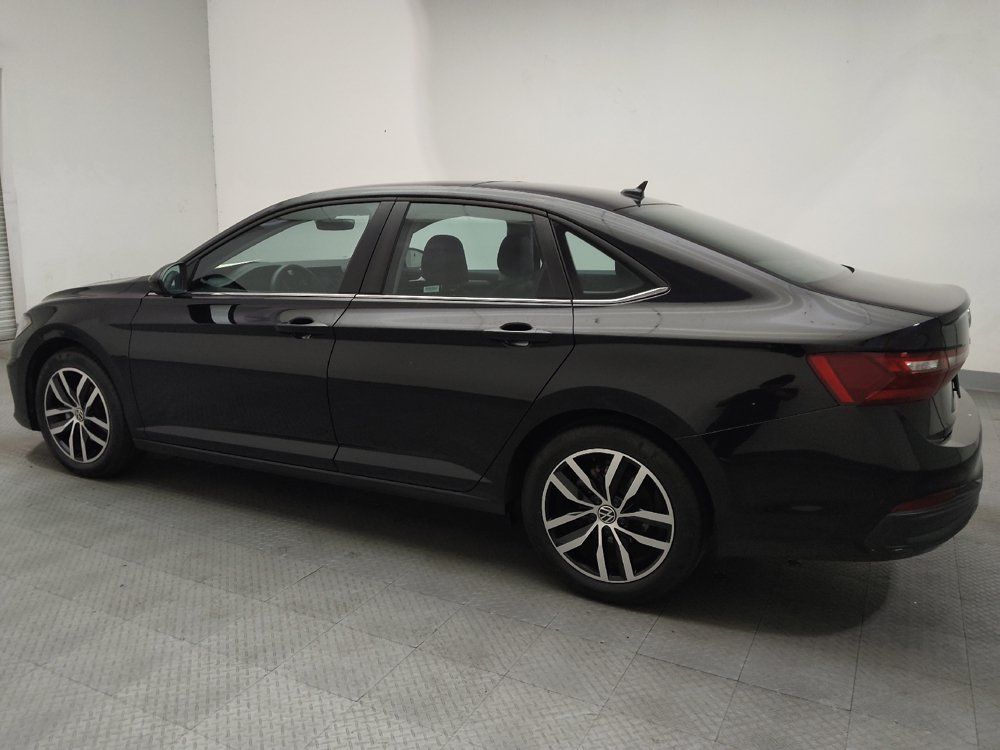 Used 2025 Volkswagen Jetta SE FWD image 3
