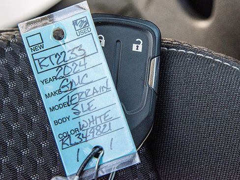 Used 2024 GMC Terrain SLE image 20