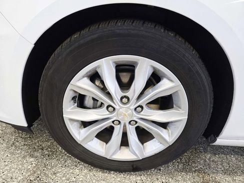 Used 2025 Chevrolet Malibu LT FWD image 14