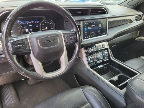 Used 2021 GMC Yukon XL Denali RWD image 2