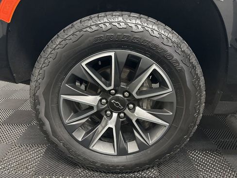 Used 2023 Chevrolet Tahoe Z71 w/ Luxury Package AWD/4WD image 40