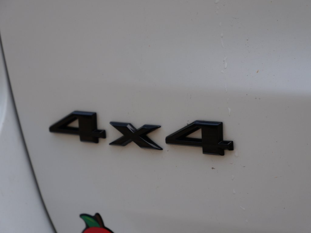 Used 2018 Jeep Grand Cherokee Altitude AWD/4WD image 9