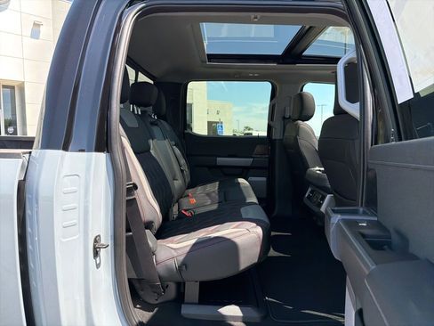 New 2026 Ford F250 Lariat w/ Black Appearance Package image 22