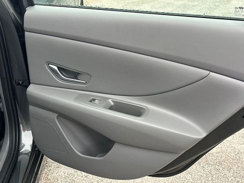 New 2025 Hyundai Elantra Sport image 16