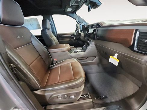 New 2026 GMC Sierra 2500 Denali w/ Denali Reserve Package image 15