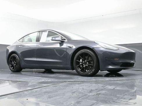 Used 2018 Tesla Model 3 Long Range image 51