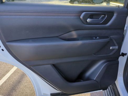 New 2026 Nissan Armada SL w/ Captain's Chari Seat Package image 25