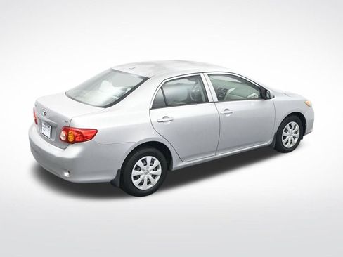 Used 2010 Toyota Corolla LE image 25