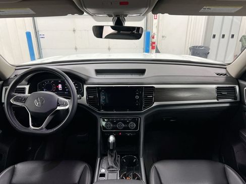Used 2023 Volkswagen Atlas SE w/ Panoramic Sunroof Package FWD image 10