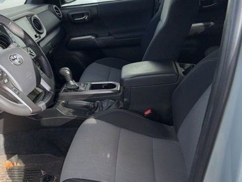 Used 2023 Toyota Tacoma TRD Off-Road w/ Advanced Technology Package image 4