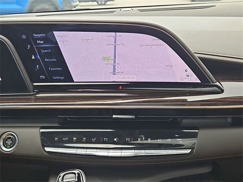 Used 2023 Cadillac Escalade ESV Premium Luxury image 25