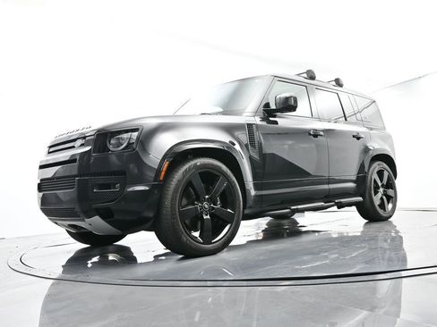 Used 2024 Land Rover Defender 110 V8 image 43