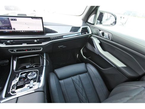 Used 2025 BMW X5 M60i AWD/4WD image 10