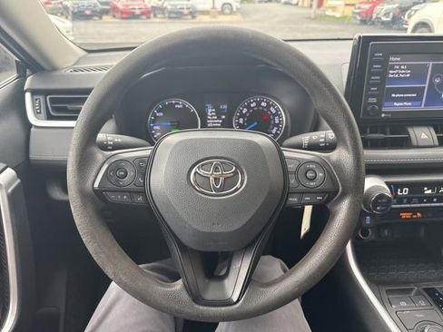 Used 2022 Toyota RAV4 LE AWD/4WD image 20