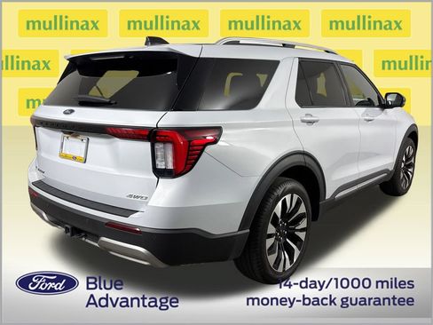 Certified 2025 Ford Explorer Platinum w/ LUX Leather Package AWD/4WD image 4