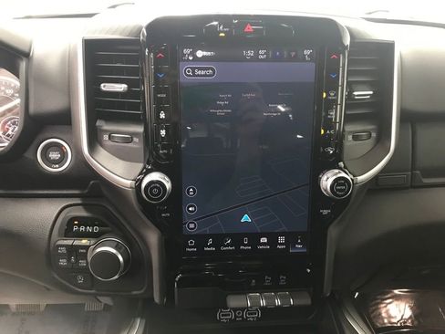 New 2026 RAM 1500 4x4 Crew Cab image 21