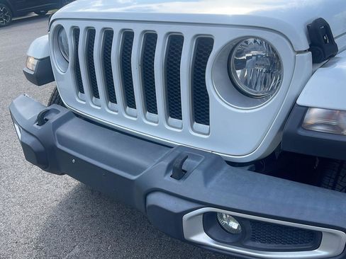 Used 2019 Jeep Wrangler Unlimited Sahara AWD/4WD image 11