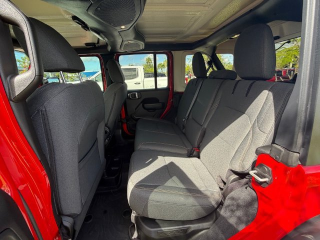 Used 2024 Jeep Wrangler Unlimited AWD/4WD image 11