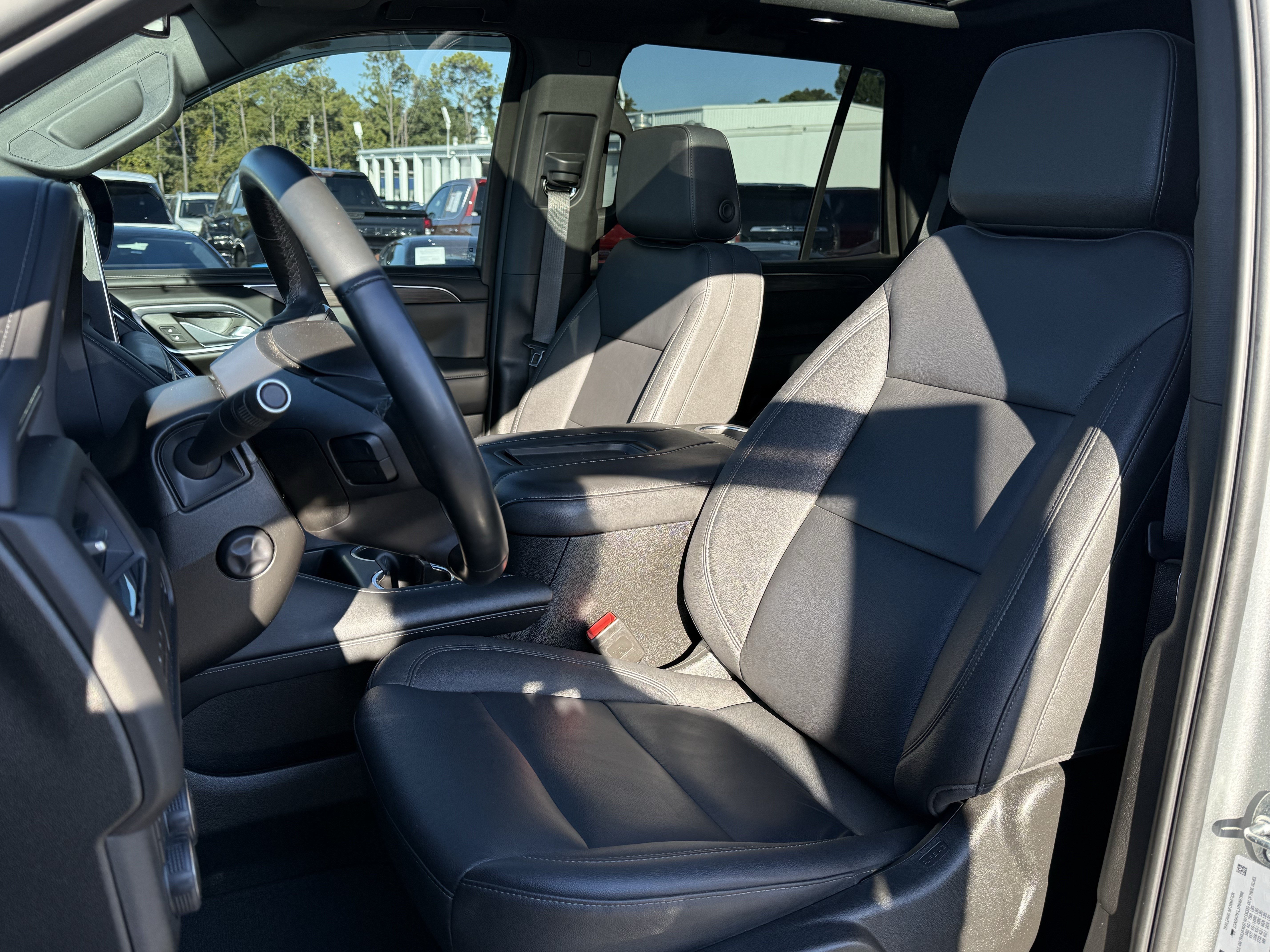 Used 2023 Chevrolet Tahoe Z71 w/ Z71 Off-Road Package AWD/4WD image 16