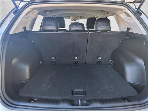 Used 2022 Jeep Compass Limited image 18