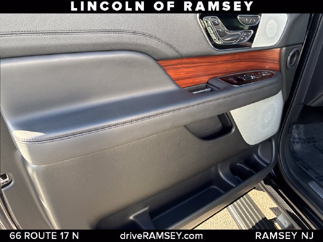 Certified 2023 Lincoln Navigator Reserve AWD/4WD image 12