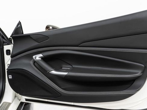 Used 2022 Ferrari F8 Tributo image 25