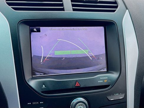 Used 2013 Ford Explorer XLT image 10