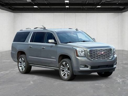 Used 2018 GMC Yukon XL Denali w/ Denali Ultimate Package AWD/4WD image 3